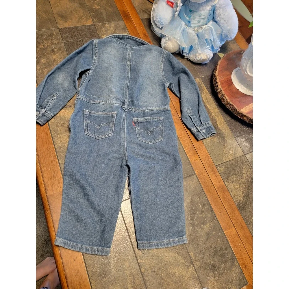 Levis this rare